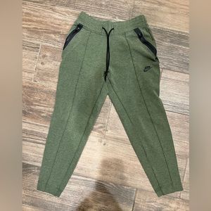 Nike joggers, use one time, small